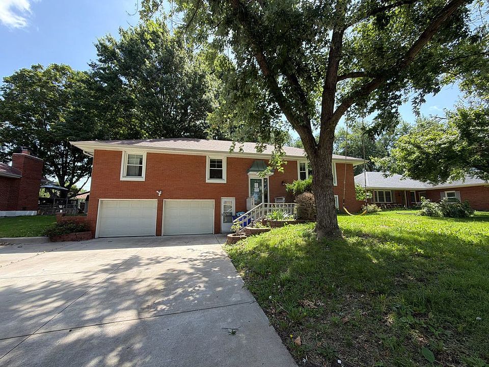 1st image of 1310 SW 14th Ter