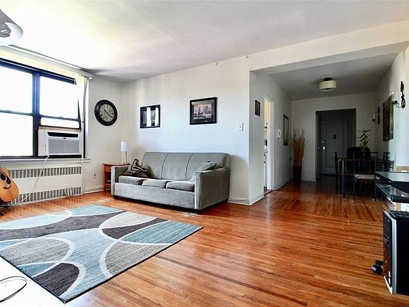 2nd image of 112-50 Northern Blvd #6