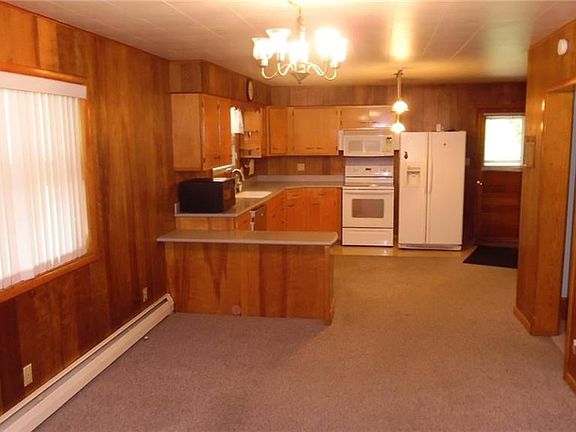 4th image of 905 Warren St
