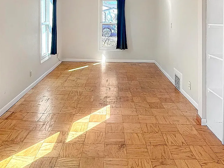 1013 S 4th St — Photo 4