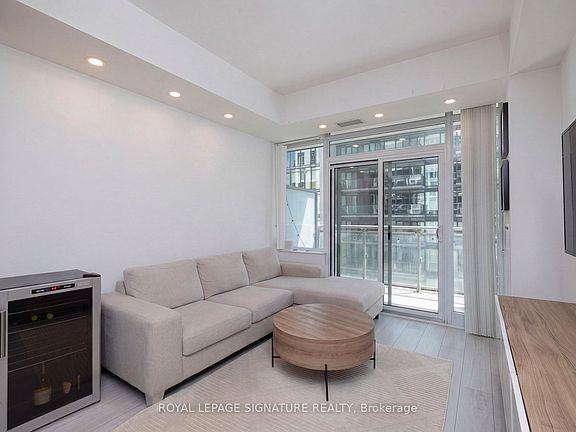4th image of 525 Adelaide St W Unit 1534