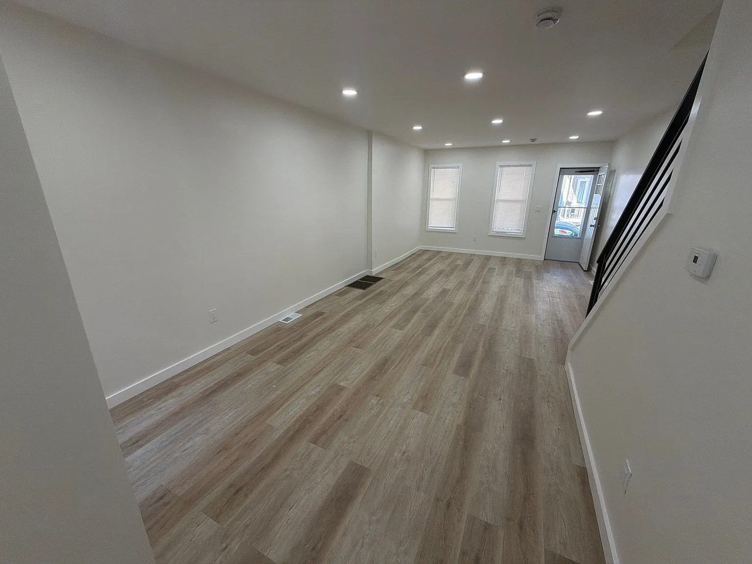 5 bed, 1556 sqft, $2,000 — Photo 3