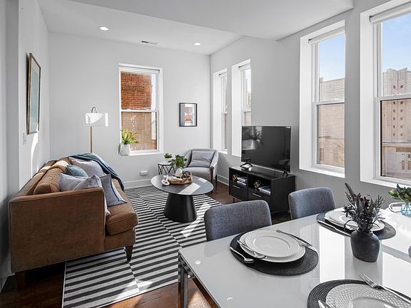5th image of 2316 W Augusta Blvd #2F