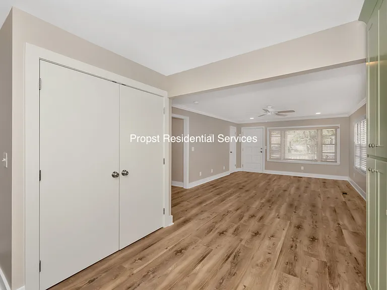 1616 McCullough Ave NE — Photo 17