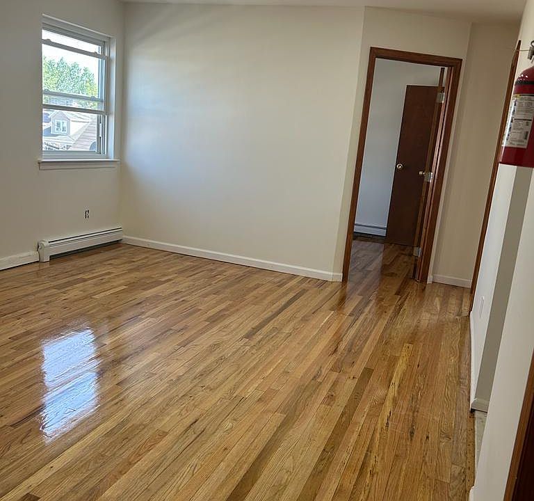 148 39th St 1, Rosedale, NY 11422 Zillow