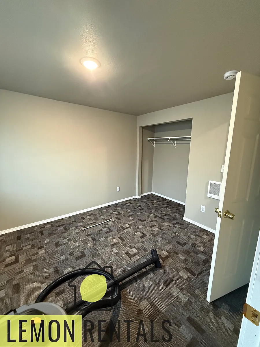 Building Photo - 112 N 9th St #1