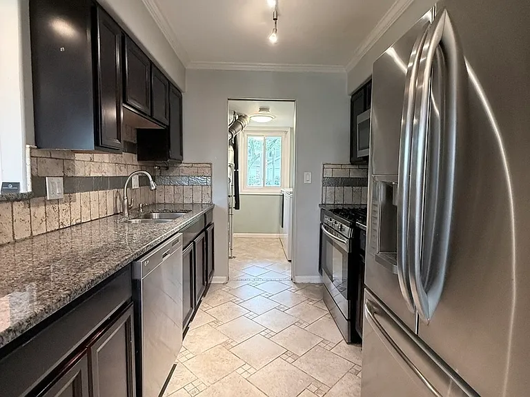 2023 Raleigh Pl — Photo 4