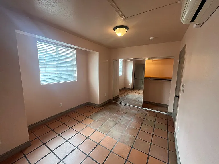 728 Glenoaks Blvd — Photo 8
