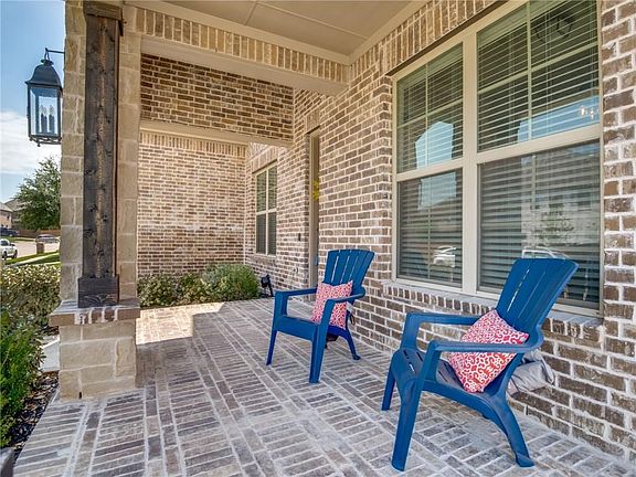 4th image of 320 Dianna Dr