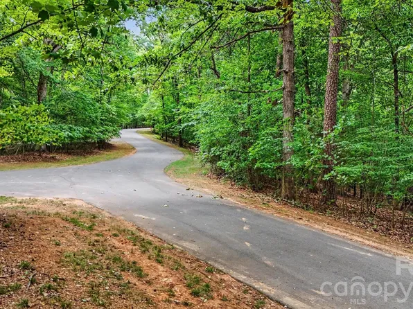 29 Periwinkle Ln, Lexington, NC 27292