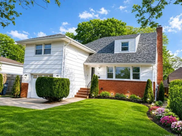 104 Phoenix Street, Hempstead, NY 11550