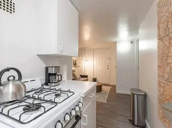 88 Fulton Street image 5 of 8