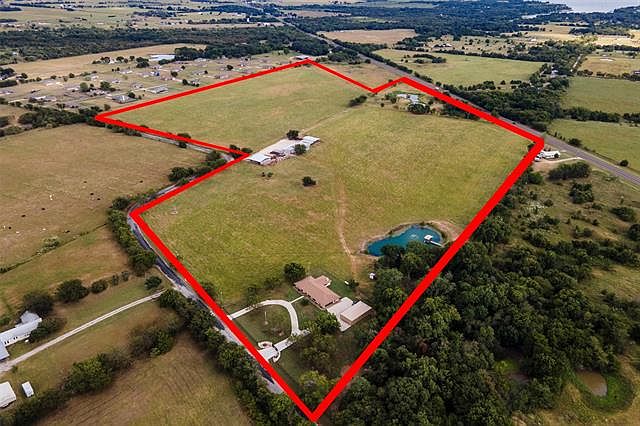 1st image of 402 SE County Road 3110