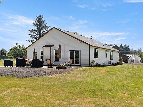 3rd image of 33265 SE Colorado Rd