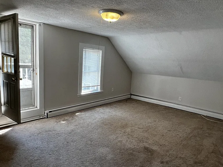 141 Maple St #3 — Photo 2
