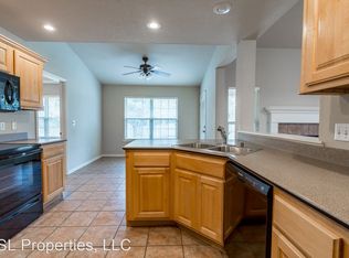 3419 E Madison Dr, Fayetteville, AR 72701