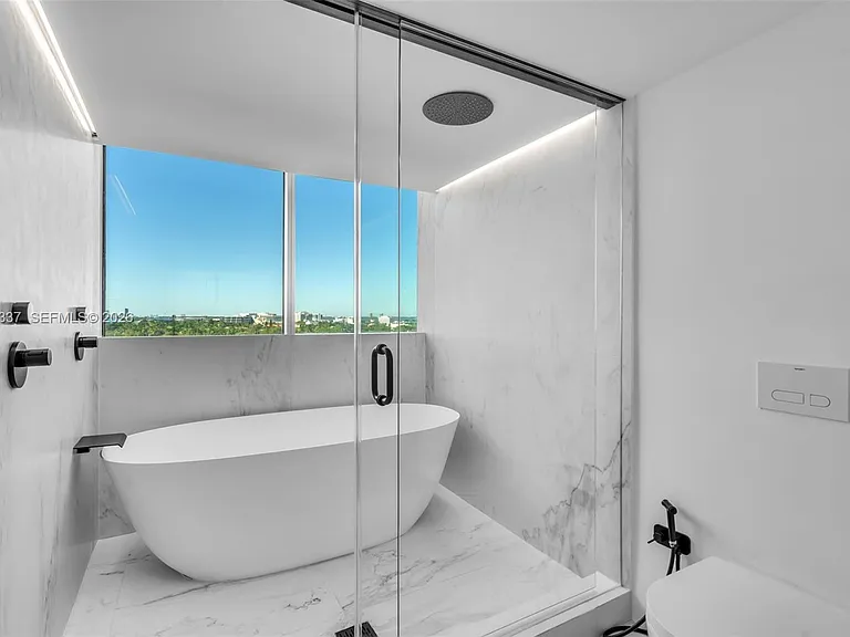 3411 Indian Creek Dr #1201 — Photo 48