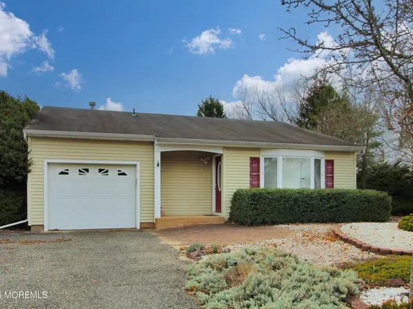 13 Shaw Court, Toms River, NJ 08757