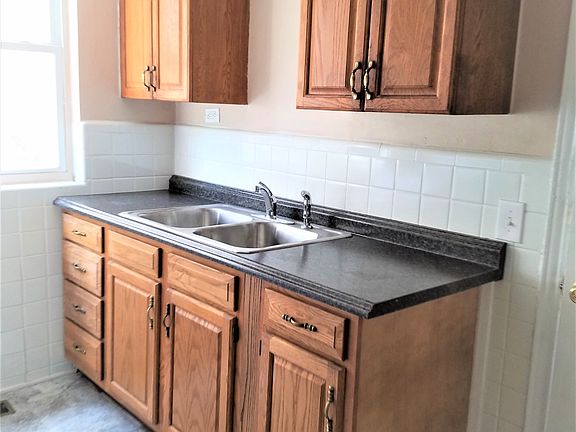 5th image of 436 Glenwood Ave