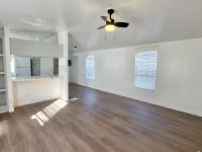 26305 N Pear Ave — Photo 2