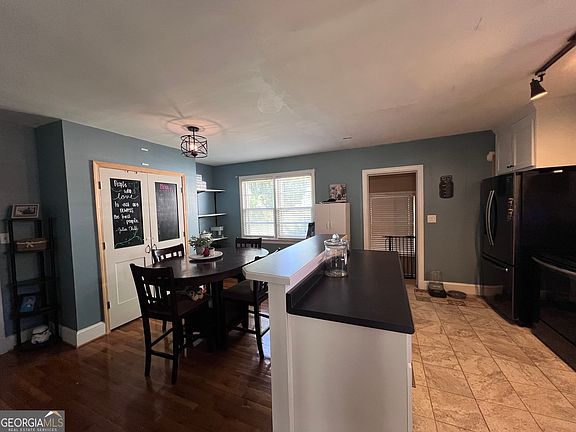 4th image of 203 Teel Rd