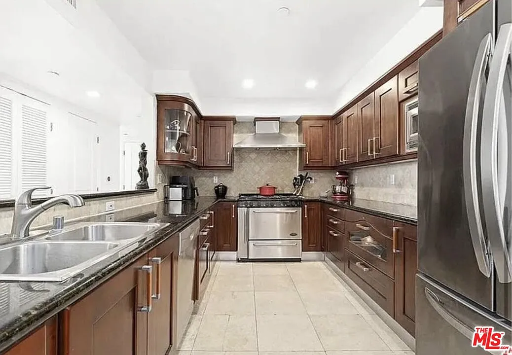 3 bed, 2.5 bath, 1564 sqft, $5,995 — Photo 4