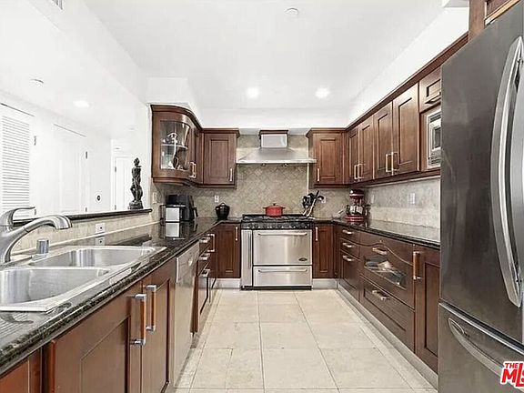 4th image of 1621 Barry Ave #Penthouse 3