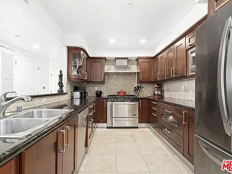 1621 Barry Ave #Penthouse 3 — Photo 4