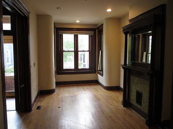 3rd image of 928 Westminster St NW