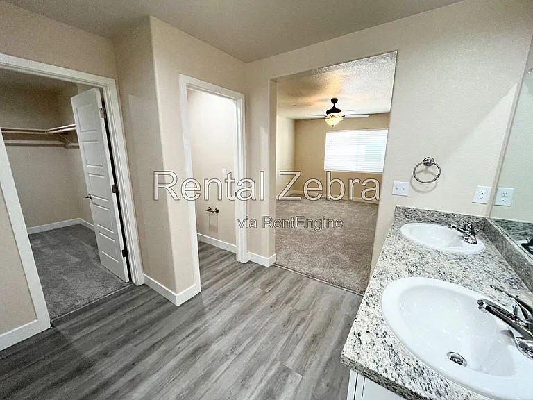 1310 Playa Del Rey Dr — Photo 22