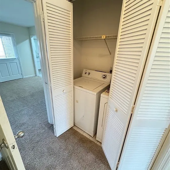 412 E Hall St — Photo 9