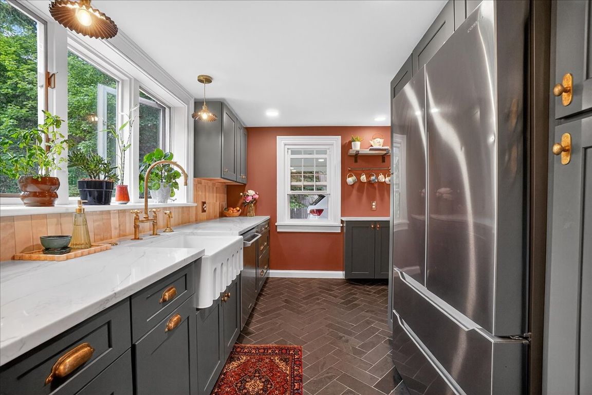 next background image