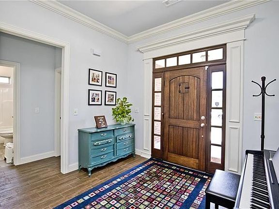 2nd image of 605 SE Fullerton St