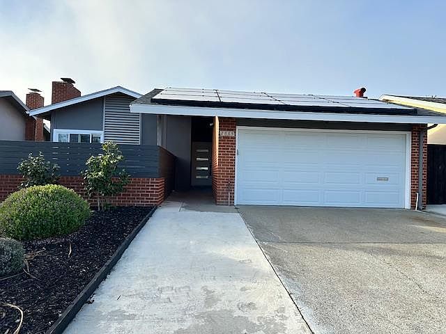 1st image of 2865 Shannon Dr