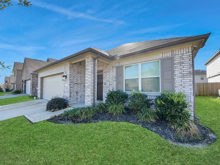9447 Klein Ln — Photo 3