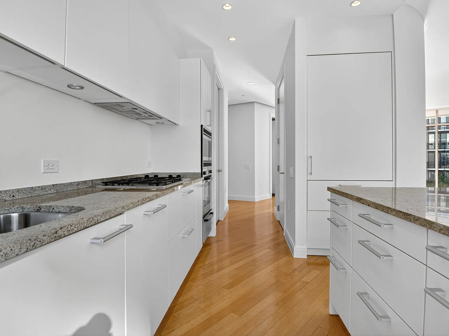 2 bed, 1847 sqft, $9,900 — Photo 2