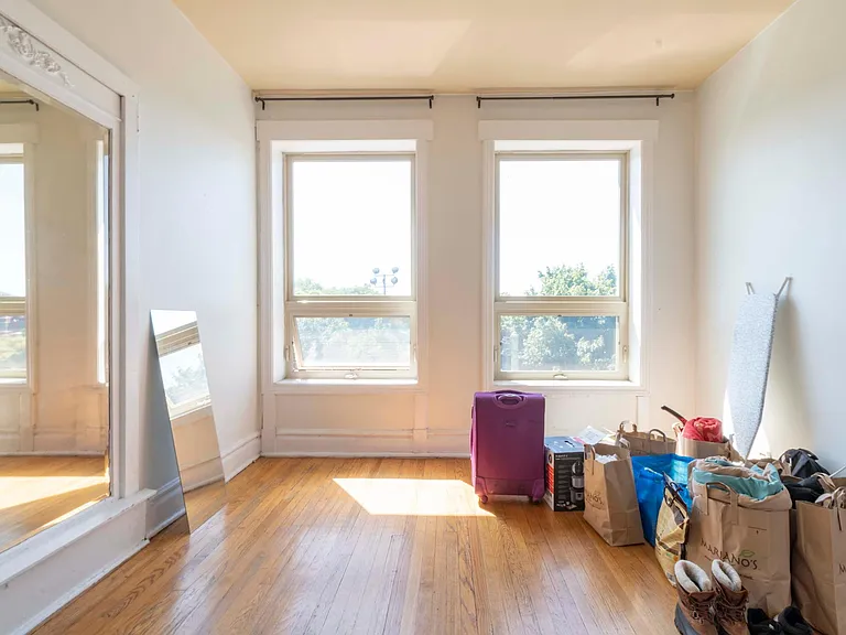 2545 N Sheffield Ave #310 — Photo 13