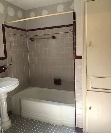 4th image of 937 Donaldson Ave