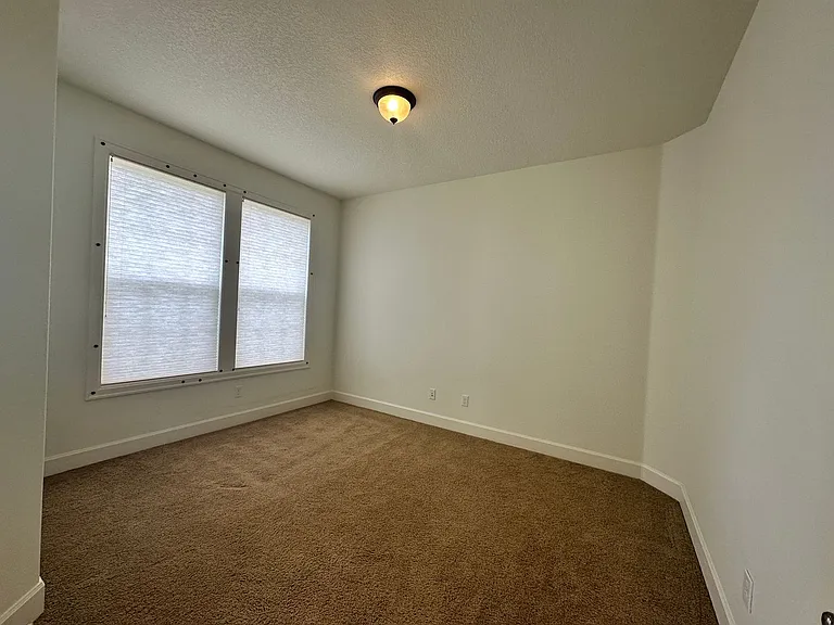 728 SE Bayshore Cir — Photo 8