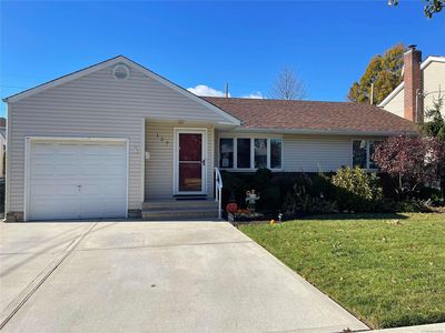 127 Farnum Boulevard, Franklin Square, NY, 11010