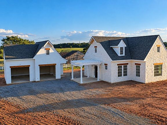 2nd image of 2652 Fancy Farm Rd