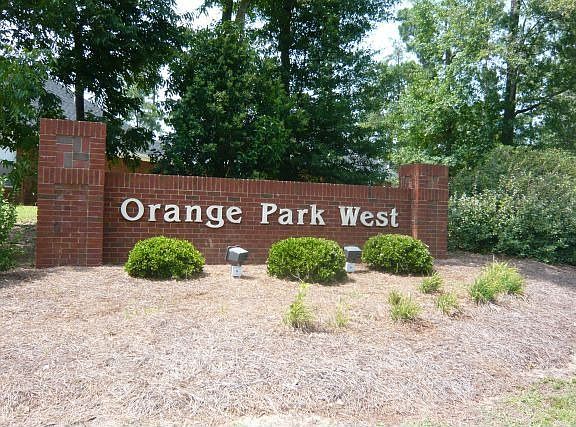 3rd image of 447 Orangepark Dr