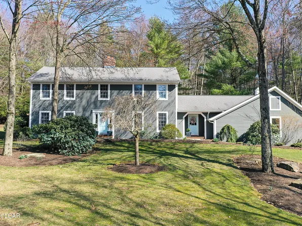 40 Pinecone Ln, Shavertown, PA 18708