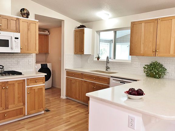 Right side of kitchen