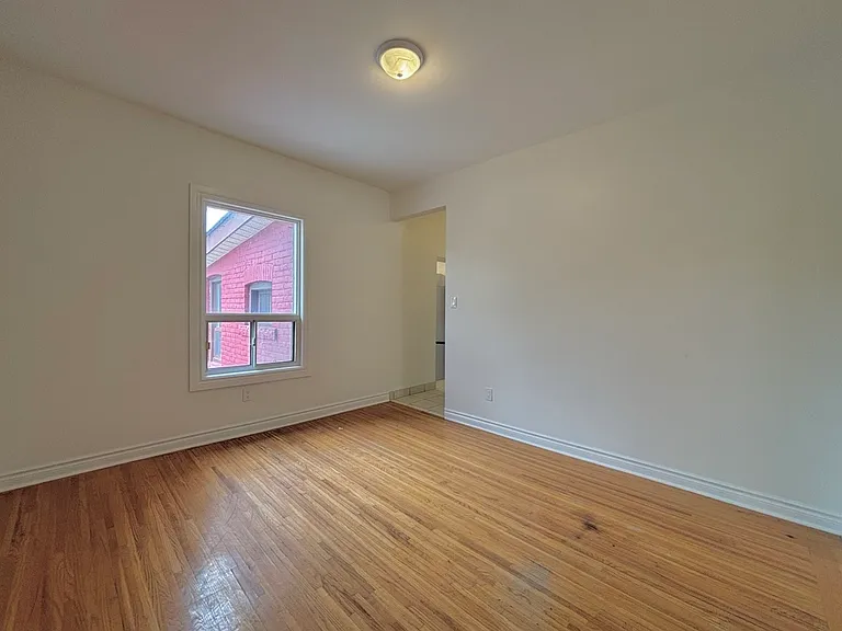 93 Barton St E #3 — Photo 4