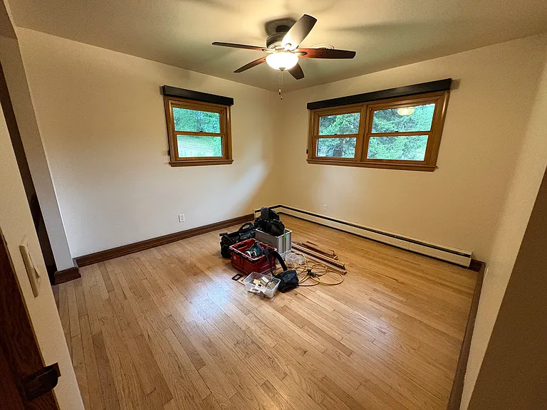 916 W Dean Ave — Photo 10
