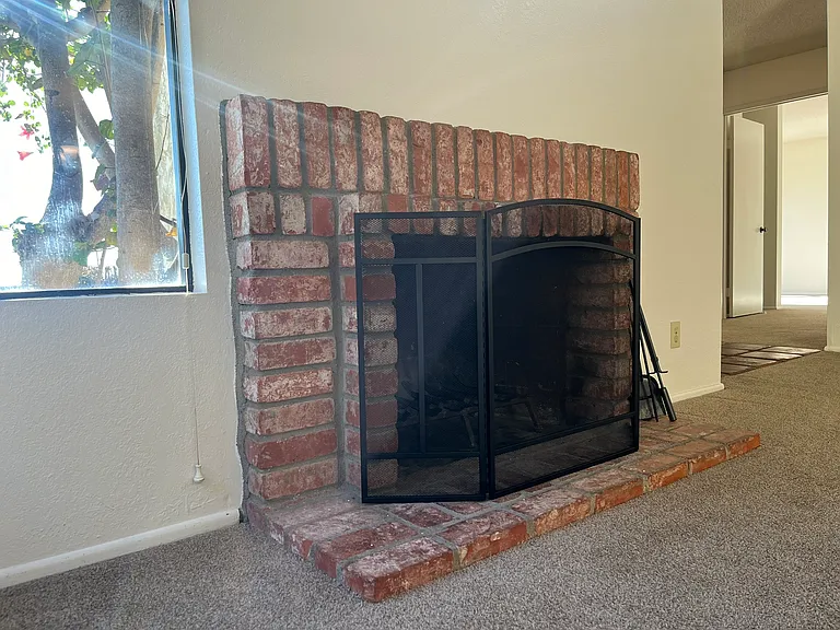 1749 Haydn Dr — Photo 27