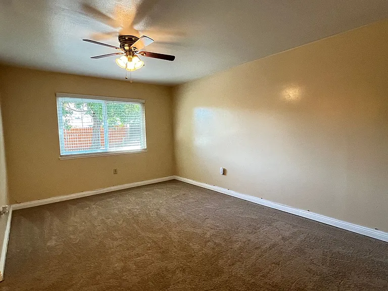 5532 Peacock Ln — Photo 19