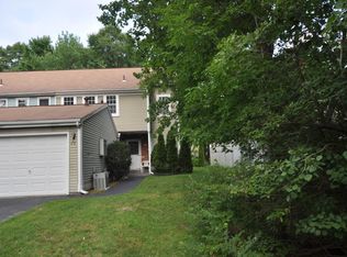40 Willard Dr, Clifton Park, NY 12065
