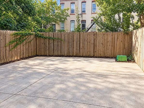 387 Sumpter St, Brooklyn, NY 11233
